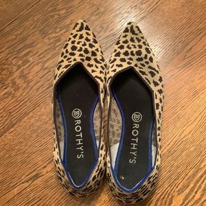 Rothys point flat size 9/9.5 discontinued leopard cat animal print